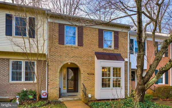 $3,300 | 6035 Crown Royal Circle, Alexandria, VA 22310