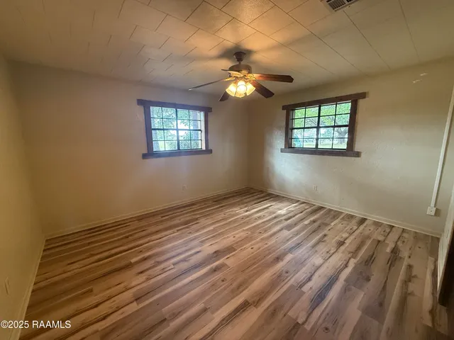 $1,400 | 417 East Broussard Road, Lafayette, LA 70503