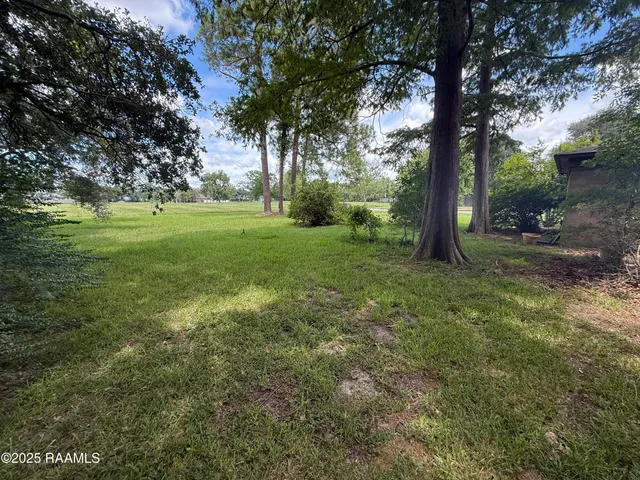 $1,400 | 417 East Broussard Road, Lafayette, LA 70503