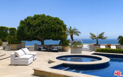 $90,000,000 | 28824 Cliffside Drive, Malibu, CA 90265