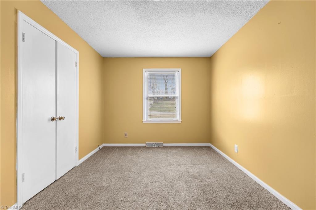 2419 Fernbrook Road Greensboro, NC 27405 - Photo 23 of 31 Gallery Image 23