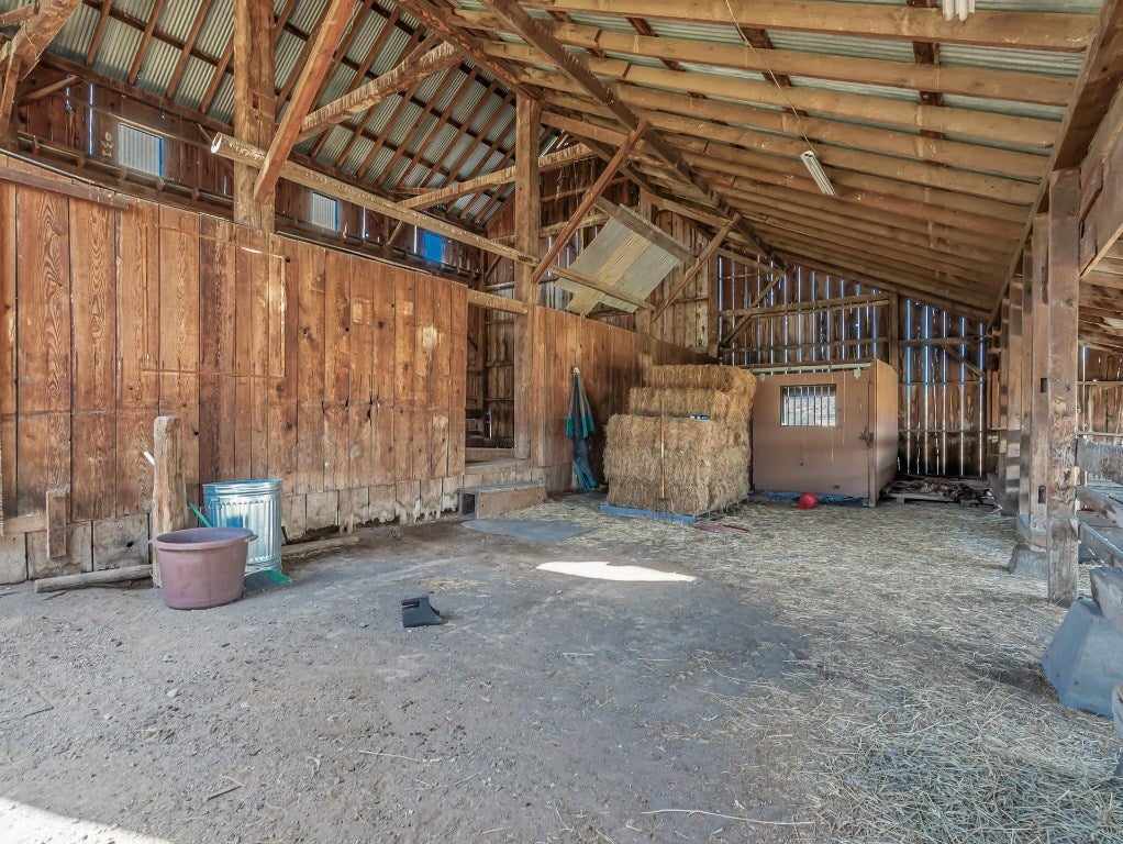 304 Fiock Road Yreka, CA 96097 - Photo 29 of 38 Gallery Image 29