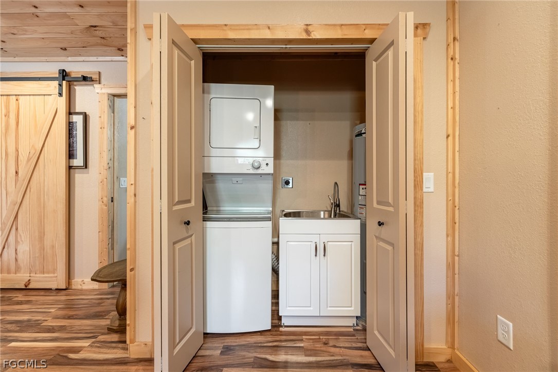 22800 North River Road Alva, FL 33920 - Photo 40 of 50 a bathroom with a sink and a mirror