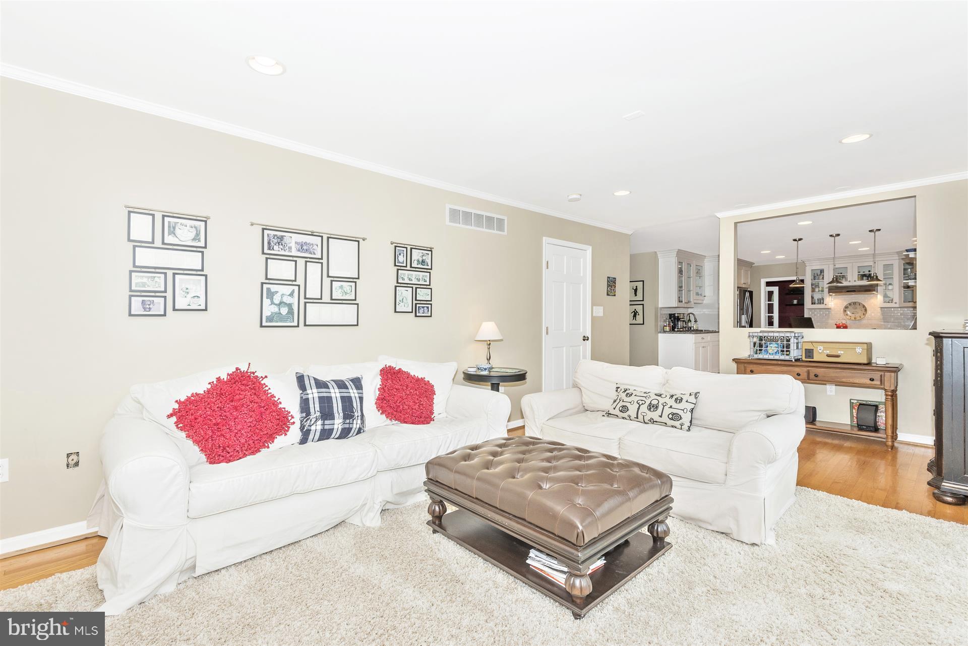 4316 Deer Spring Road Middletown, MD 21769 - Photo 17 of 61 Large family room