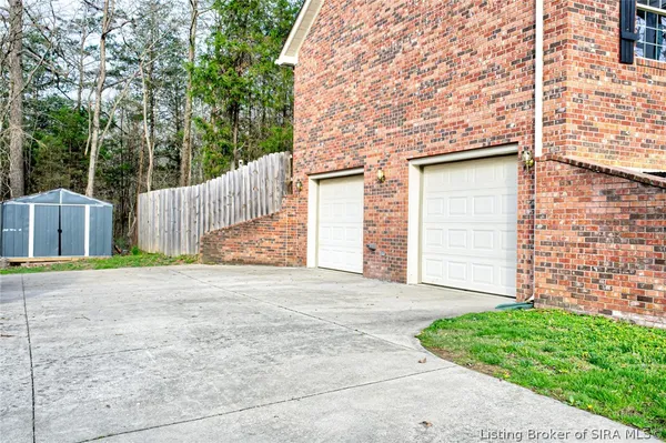 $349,900 | 17541 Highway 31 South, Henryville, IN 47126