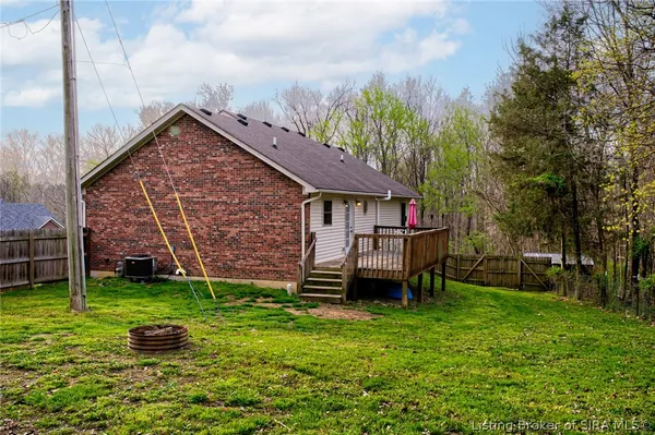 $349,900 | 17541 Highway 31 South, Henryville, IN 47126