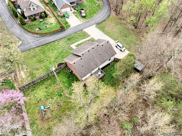 $349,900 | 17541 Highway 31 South, Henryville, IN 47126