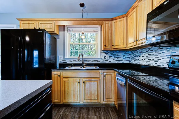 $349,900 | 17541 Highway 31 South, Henryville, IN 47126