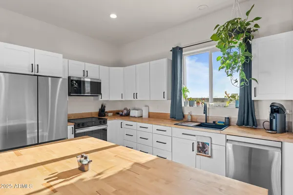 $899,000 | 49102 North 530th Drive, Aguila, AZ 85320