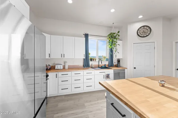 $899,000 | 49102 North 530th Drive, Aguila, AZ 85320