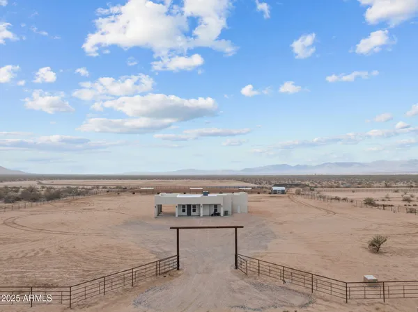 $899,000 | 49102 North 530th Drive, Aguila, AZ 85320