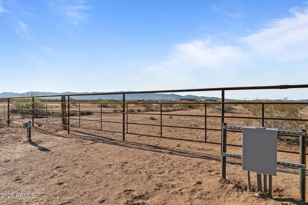 $899,000 | 49102 North 530th Drive, Aguila, AZ 85320