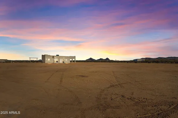 $899,000 | 49102 North 530th Drive, Aguila, AZ 85320