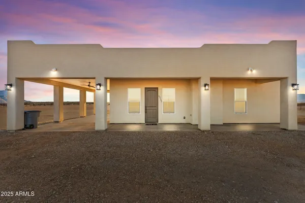 $899,000 | 49102 North 530th Drive, Aguila, AZ 85320