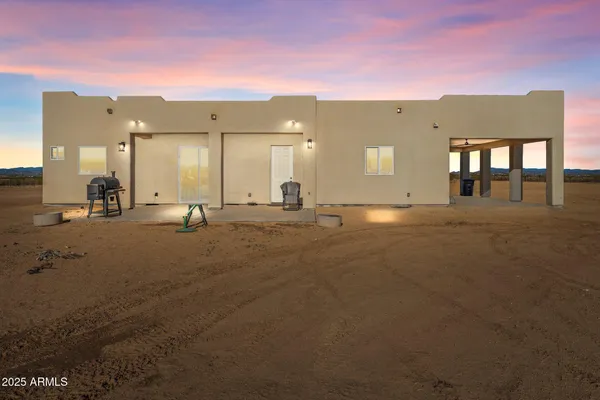 $899,000 | 49102 North 530th Drive, Aguila, AZ 85320