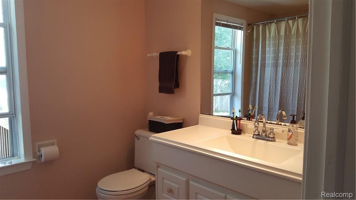 2380 Clarkston Road Lake Orion, MI 48362 - Photo 10 of 14 20160829_125750.jpg
