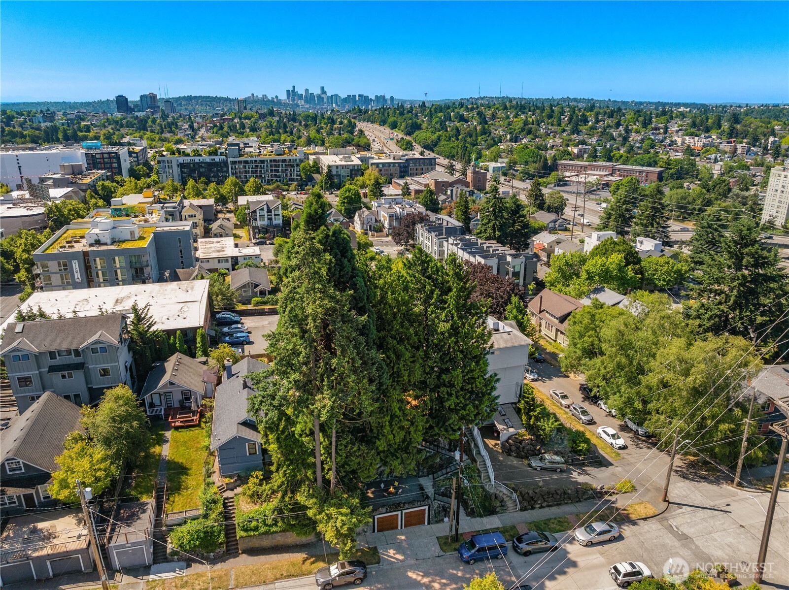 907 Northeast 72nd Street Seattle, WA 98115 - Photo 33 of 39