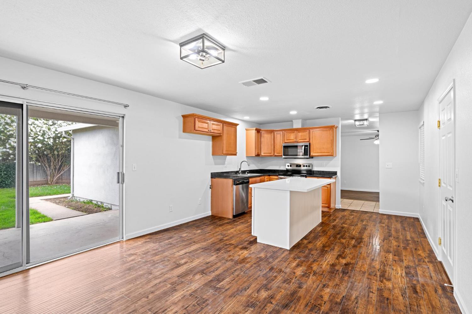 4021 Creamery Way Modesto, CA 95356 - Photo 14 of 37