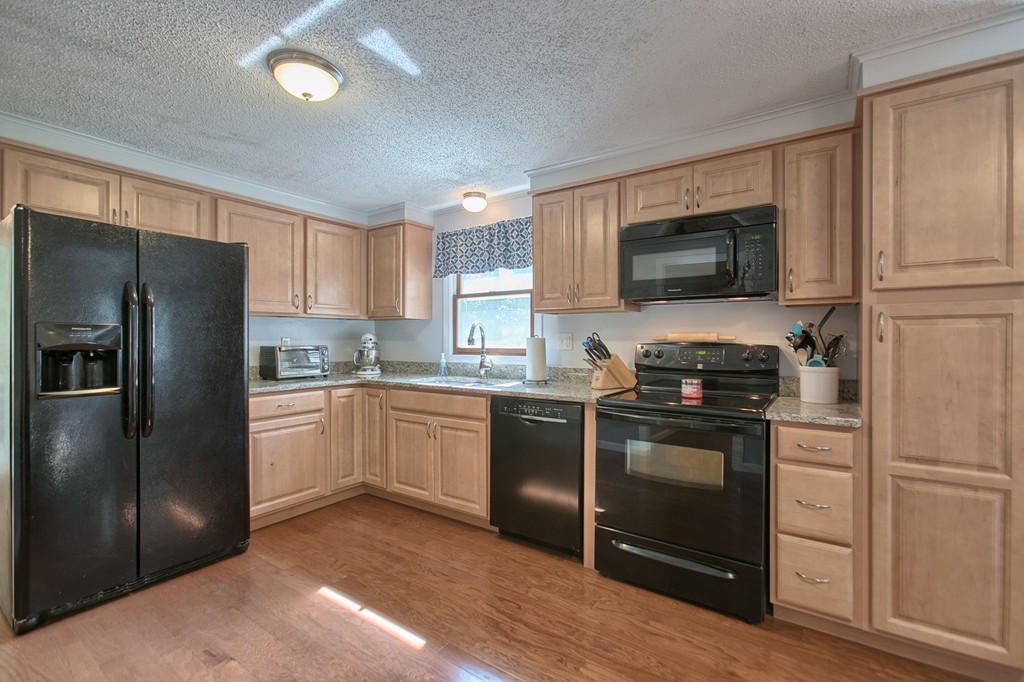 184 Minott Road Westminster, MA 01473 - Photo 8 of 19