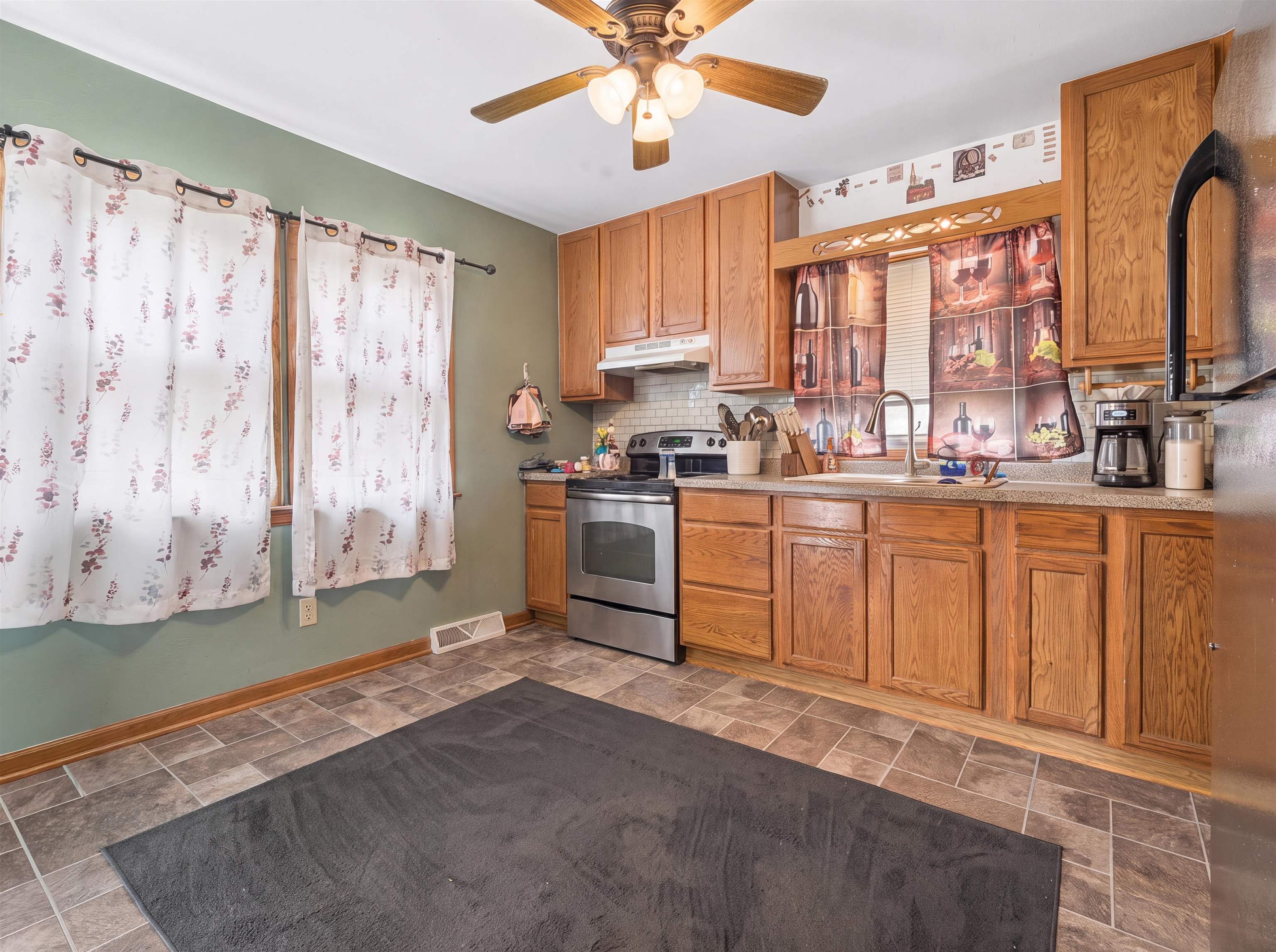 2201 11th Street Two Rivers, WI 54241 - Photo 14 of 33