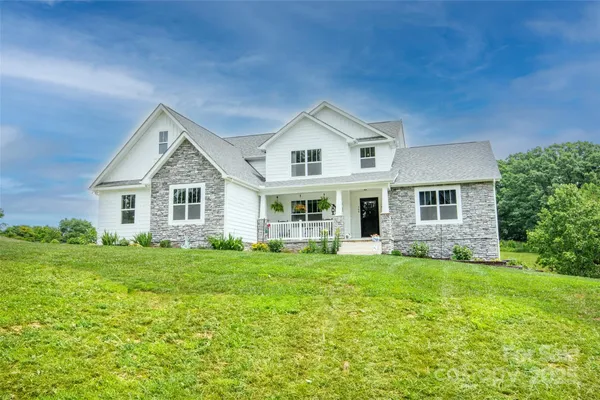 $697,500 | 164 Vance Farm Drive, Statesville, NC 28625