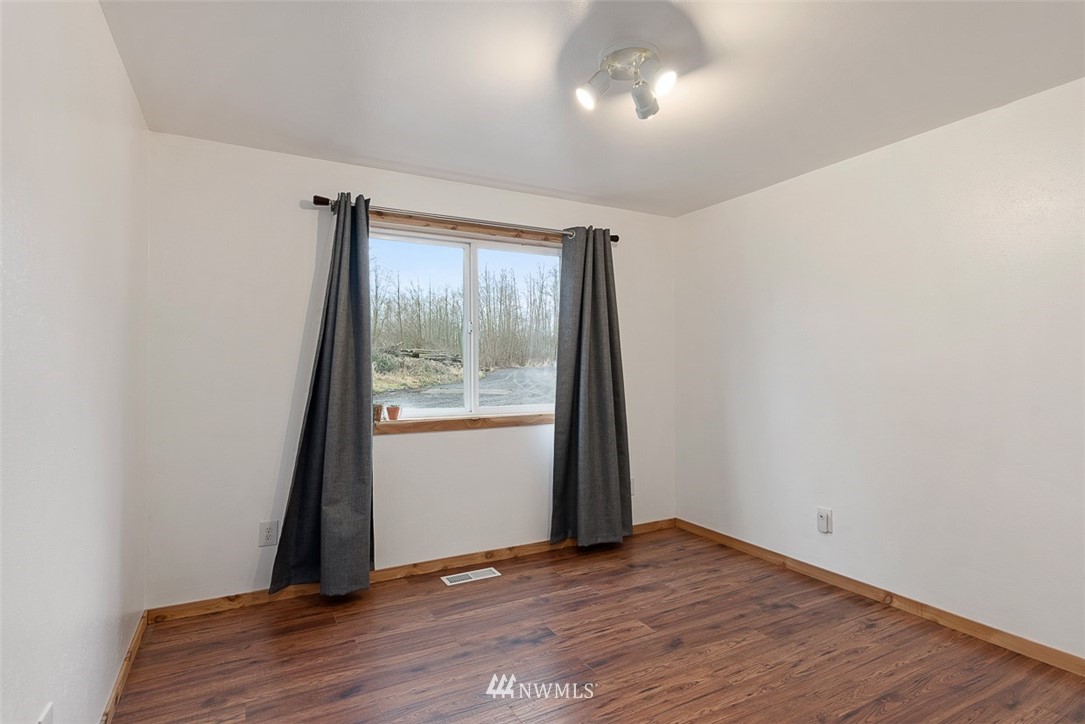 3948 Bay Road Ferndale, WA 98248 - Photo 19 of 37