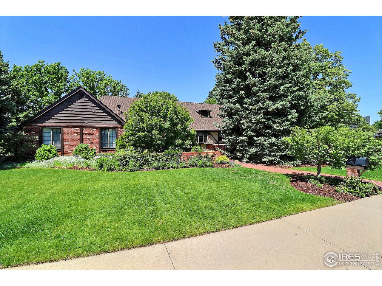 Custom Home in Range view Estates
