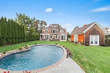 74 Post Lane, Southampton, NY 11968