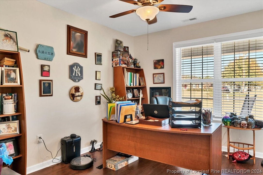 623 Hammonds Road Lumberton, NC 28360 - Photo 36 of 39 a living room with furniture and a window