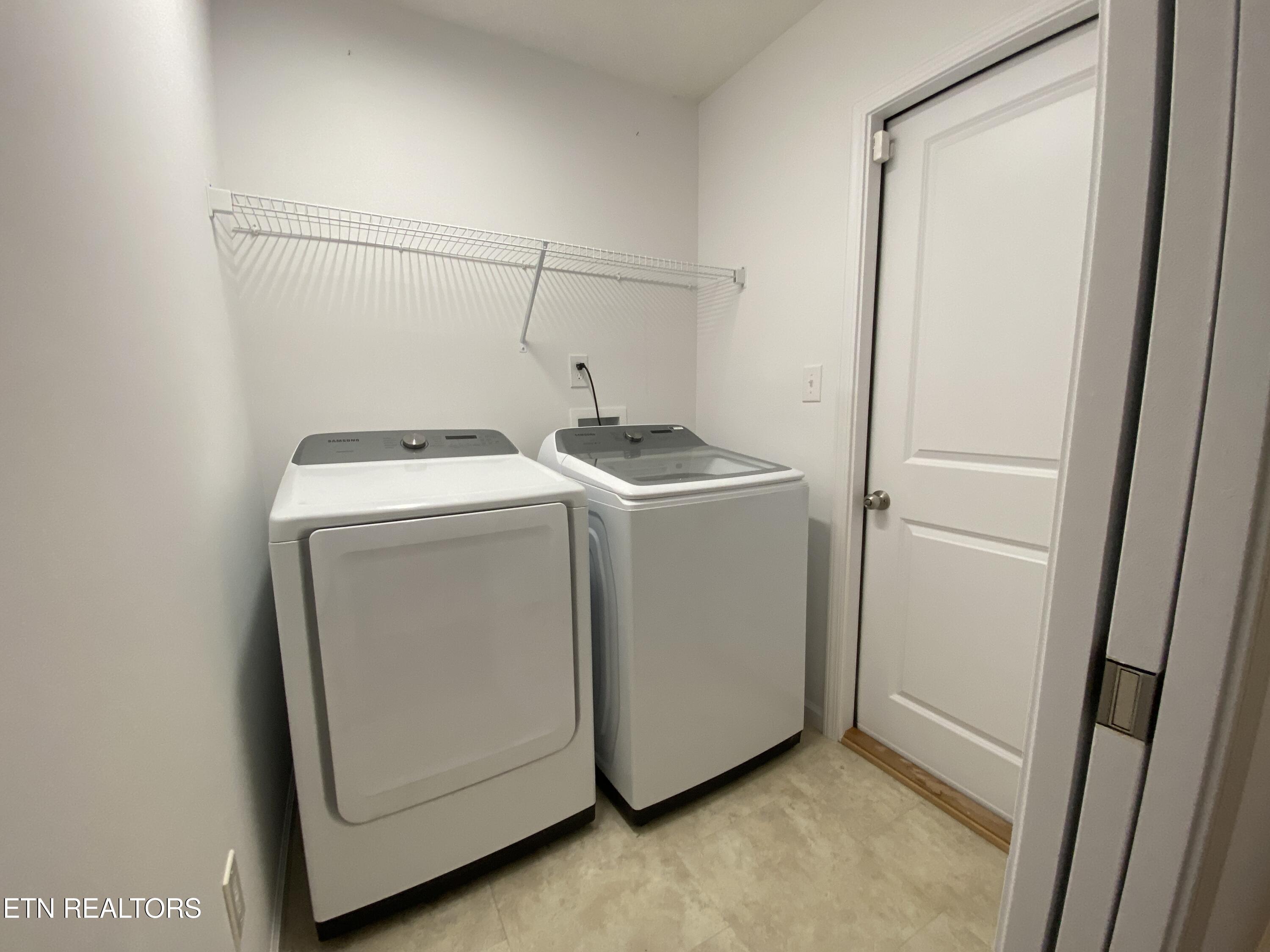 6534 Colossal Lane Corryton, TN 37721 - Photo 26 of 35 Laundry Room