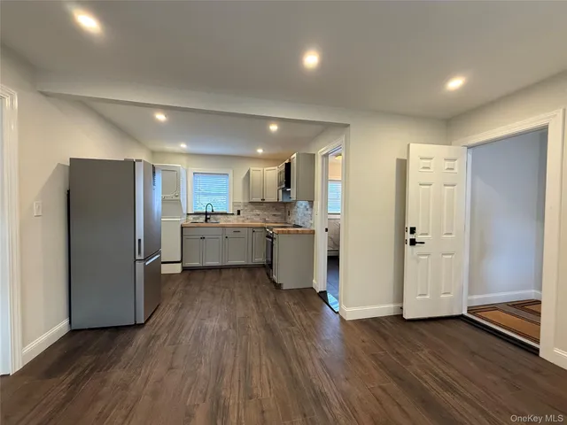 $2,300 | 247 Main Street, Unit 3, Northport, NY 11768