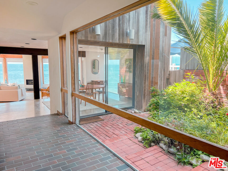 24150 Malibu Road Malibu, CA 90265 - Photo 14 of 41