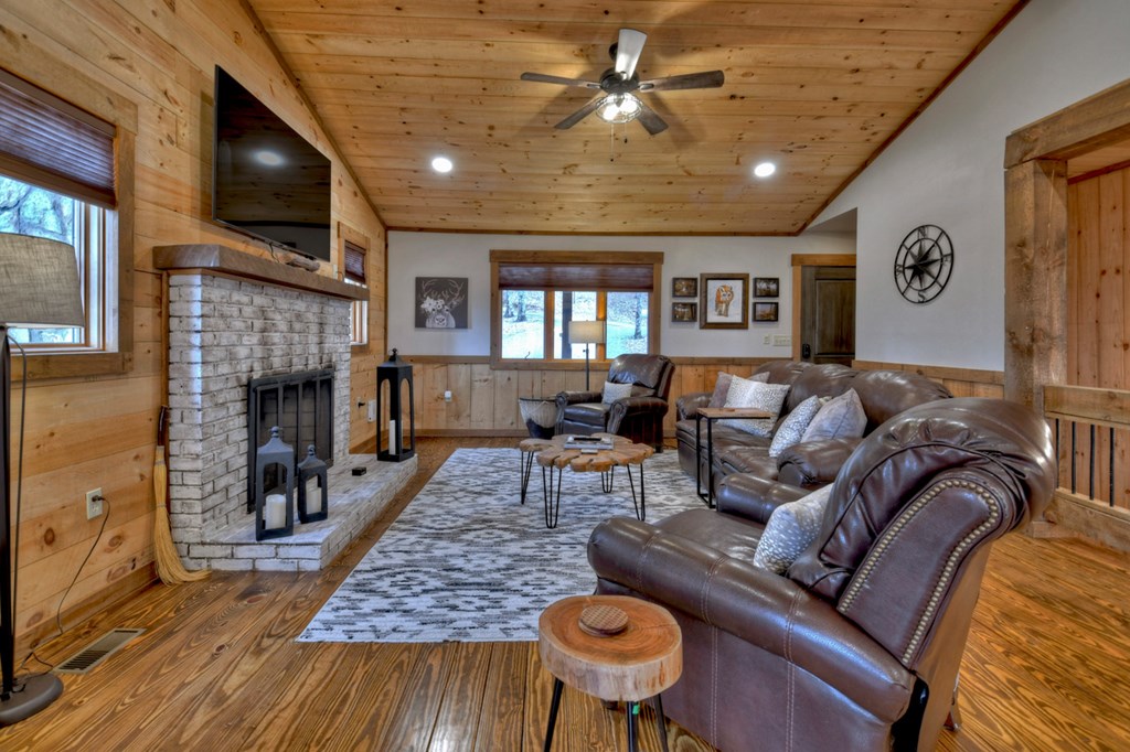 253 Green Ridge Mountain Blue Ridge, GA 30513 - Photo 8 of 59 Gallery Image 8
