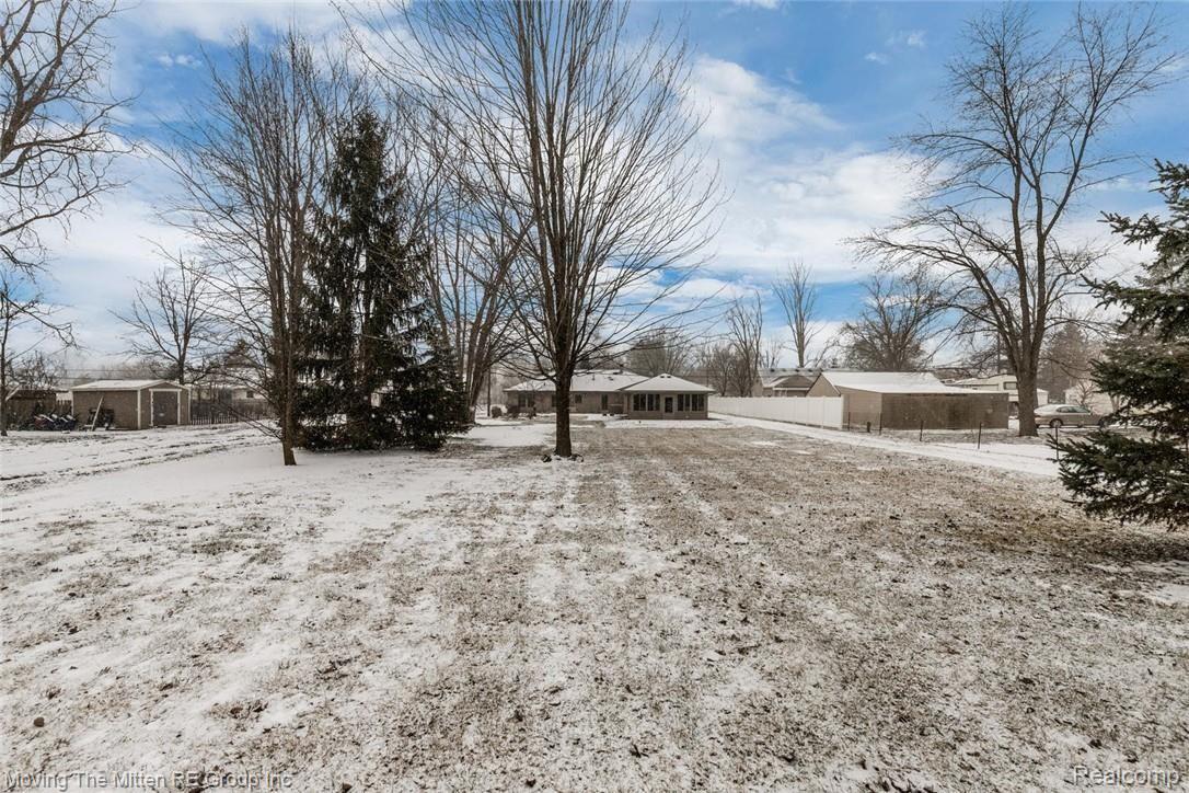 44600 Ecorse Road Belleville, MI 48111 - Photo 29 of 58 44600 Ecorse Rd Belleville MI-large-028-45-44600 Ecorse Van Buren Twp-1500x1000-72dpi.jpg