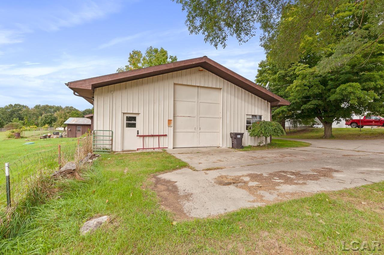 8865 Riverside Road Brooklyn, MI 49230 - Photo 4 of 38