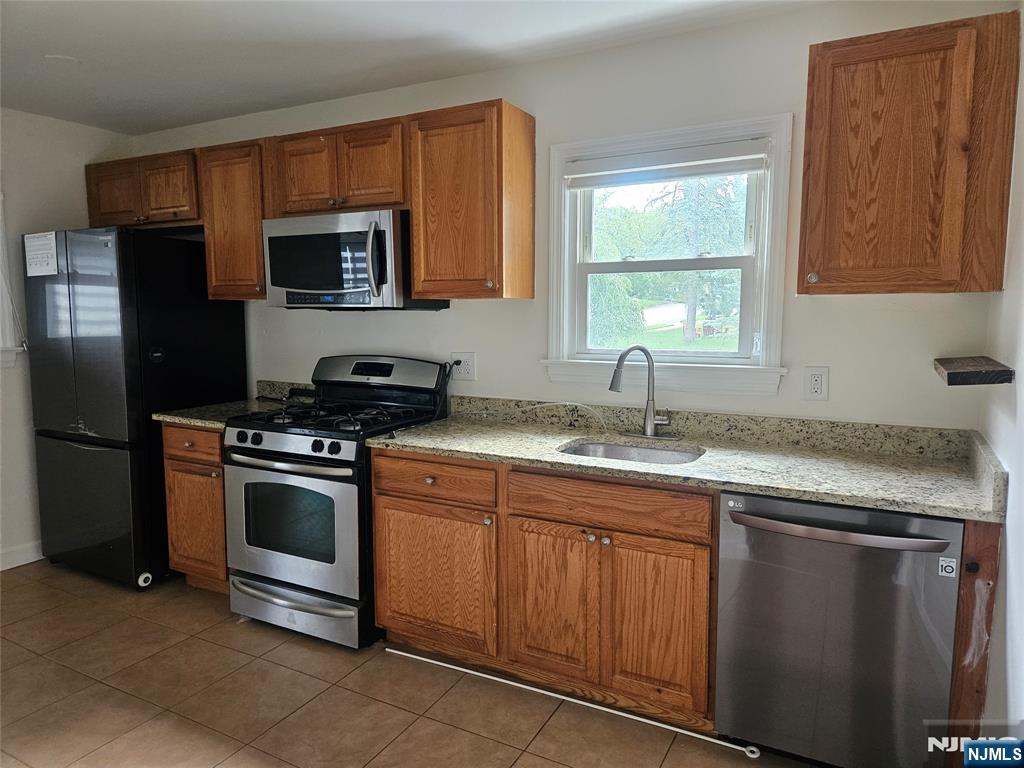 417 Sheffield Road Ridgewood, NJ 07450 - Photo 2 of 13