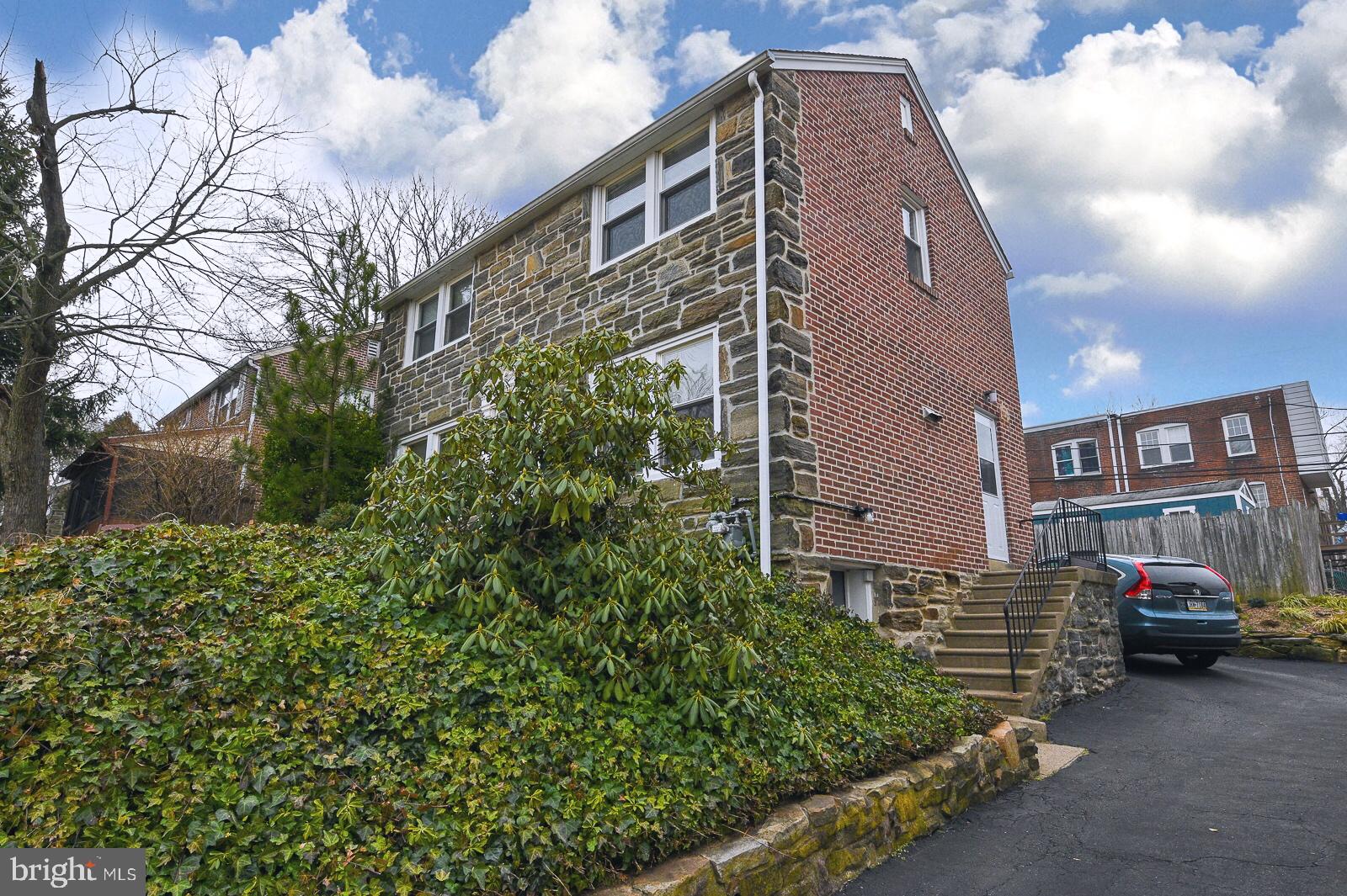 112 Congress Avenue Springfield, PA 19064 - Photo 26 of 28 Exterior Side with Stairs to Kitchen
