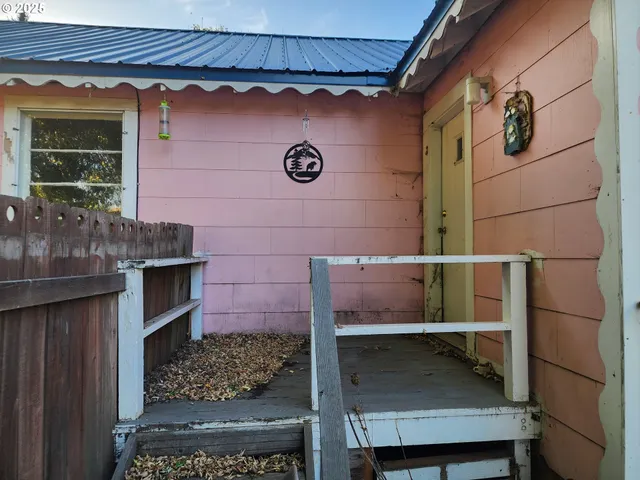 $120,000 | 625 Baltimore Street, Elgin, OR 97827