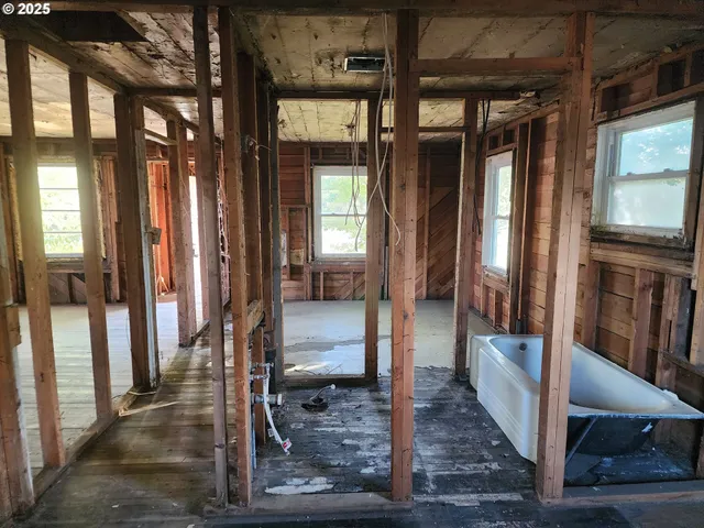 $120,000 | 625 Baltimore Street, Elgin, OR 97827