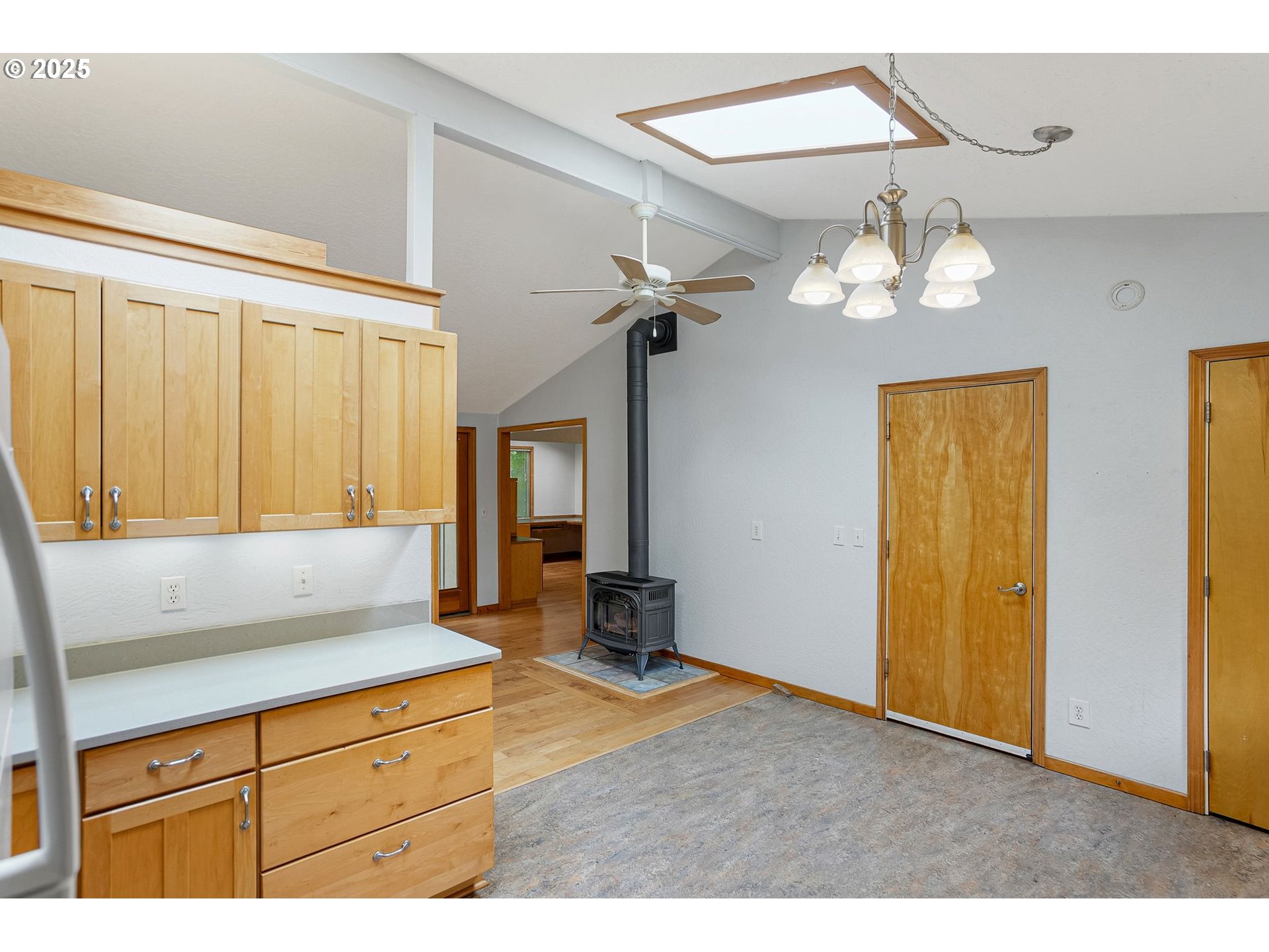 6786 Rochester Street Northeast Salem, OR 97305 - Photo 17 of 40