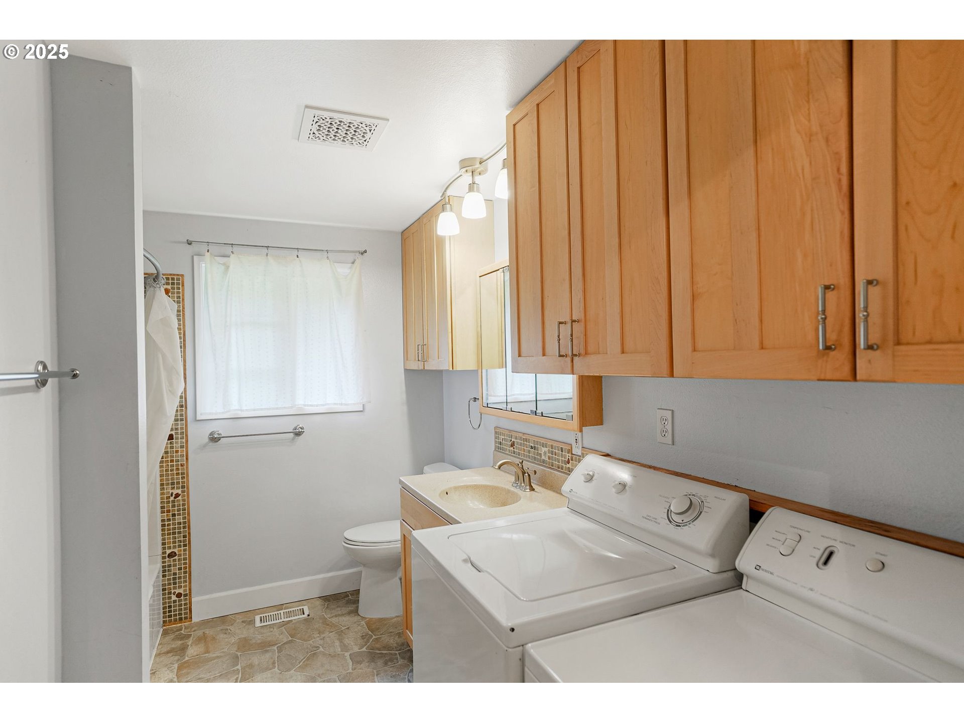 6786 Rochester Street Northeast Salem, OR 97305 - Photo 25 of 40