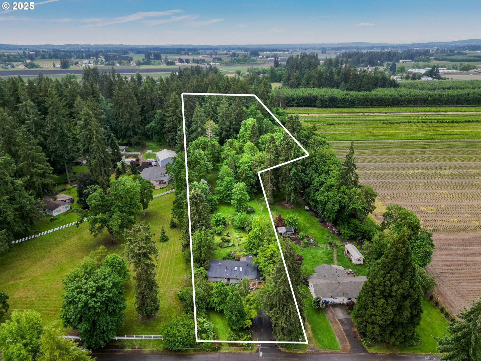 6786 Rochester Street Northeast Salem, OR 97305 - Photo 3 of 40