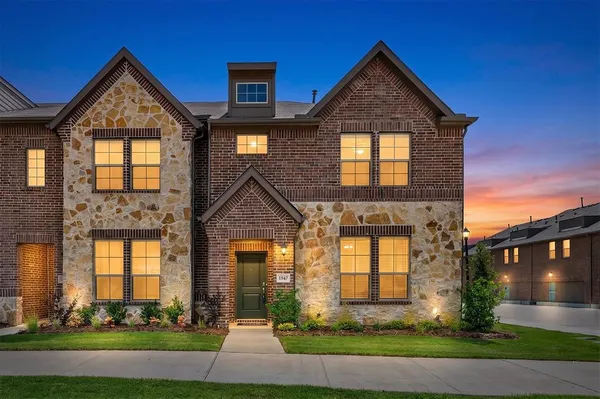 $2,250 | 1947 Hellams Lane, Royse City, TX 75189