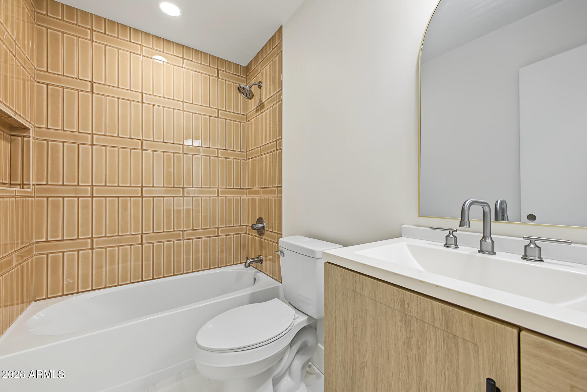 3008 West Gail Road Phoenix, AZ 85029 - Photo 18 of 28 HALL BATH