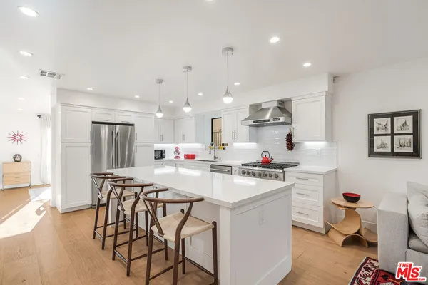 $1,870,000 | 3850 Udell Court, Los Angeles, CA 90027