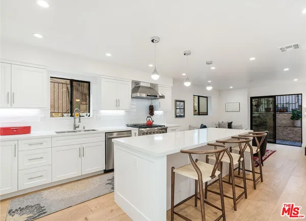 $1,870,000 | 3850 Udell Court, Los Angeles, CA 90027