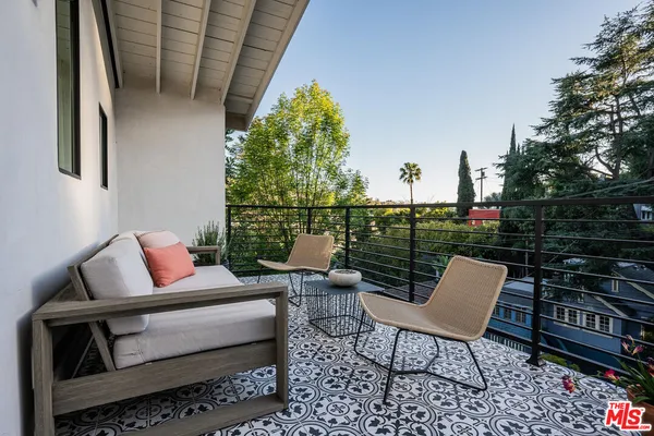 $1,870,000 | 3850 Udell Court, Los Angeles, CA 90027