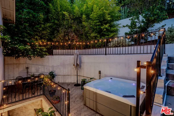 $1,870,000 | 3850 Udell Court, Los Angeles, CA 90027