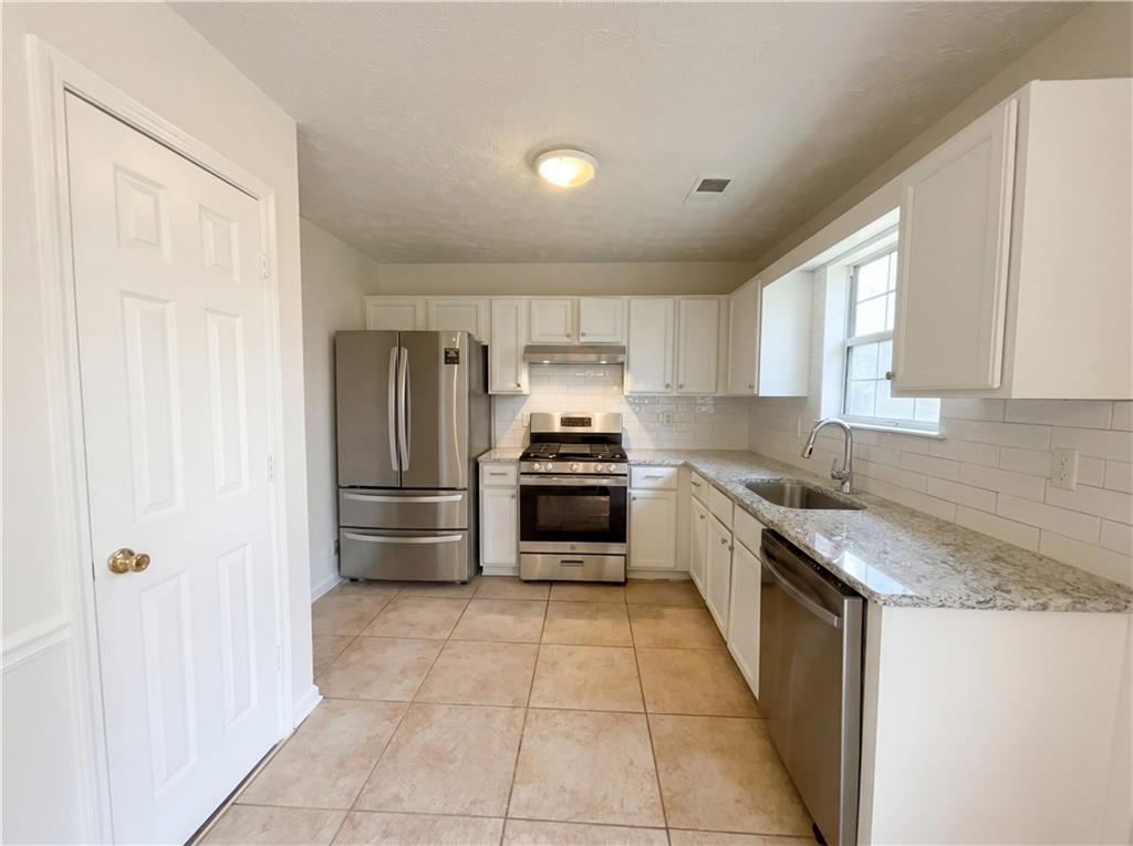 3028 North Oak Court Decatur, GA 30034 - Photo 2 of 27