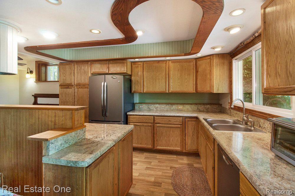 8784 River Valley Road Brighton, MI 48116 - Photo 14 of 37